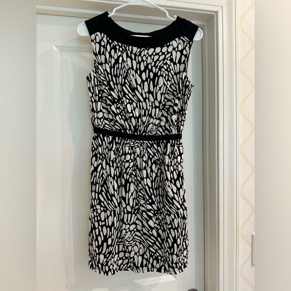 Loft black and white soft, cotton shift dress
